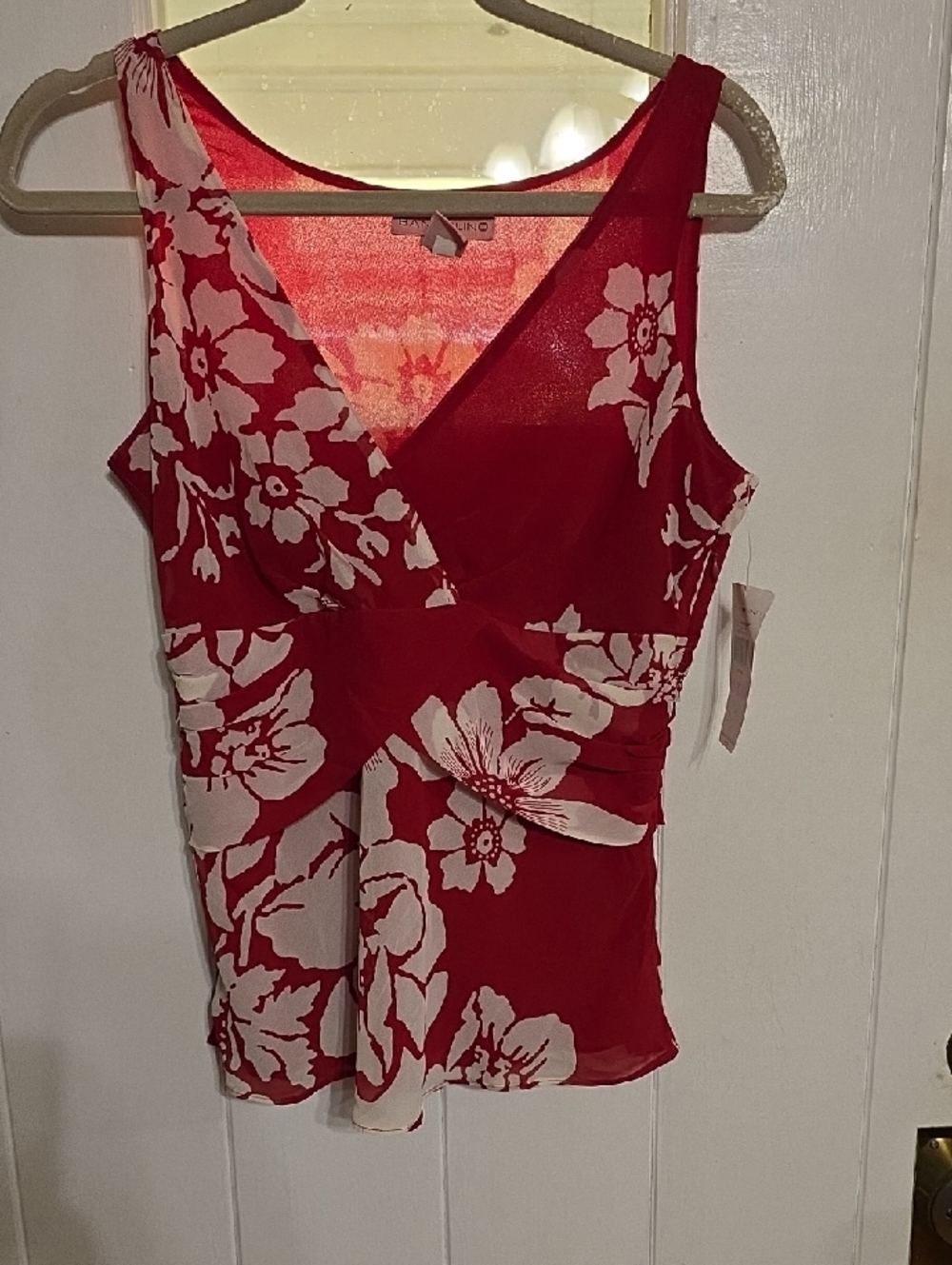 NWT Bandolino Women's‎ Blouse Sleeveless Red/White Floral Side Zip Ruched Sz 6